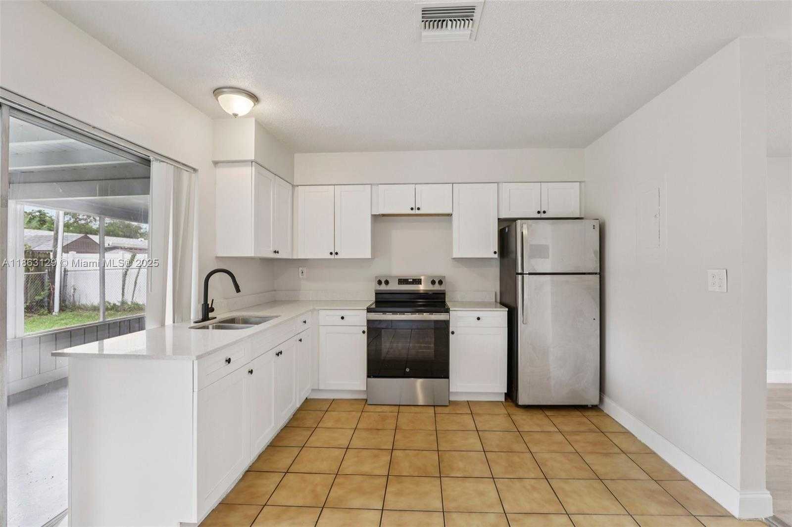 Small Image of 1630 SOUTH WEST 32ND CT, Fort Lauderdale Number 13