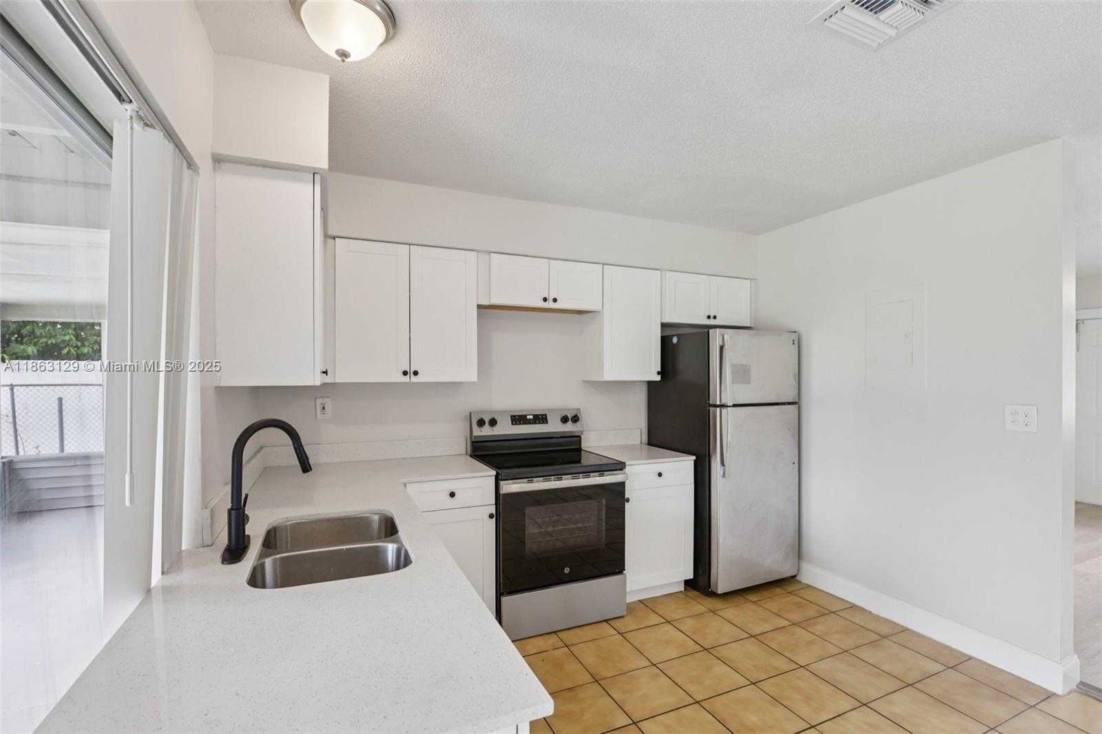 Small Image of 1630 SOUTH WEST 32ND CT, Fort Lauderdale Number 15
