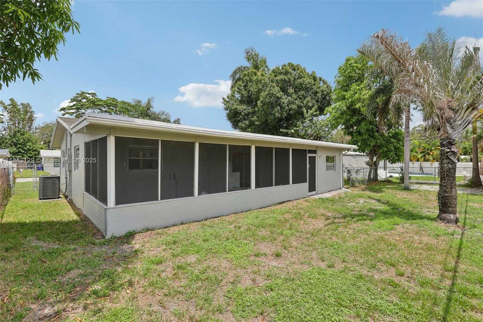 Small Image of 1630 SOUTH WEST 32ND CT, Fort Lauderdale Number 32