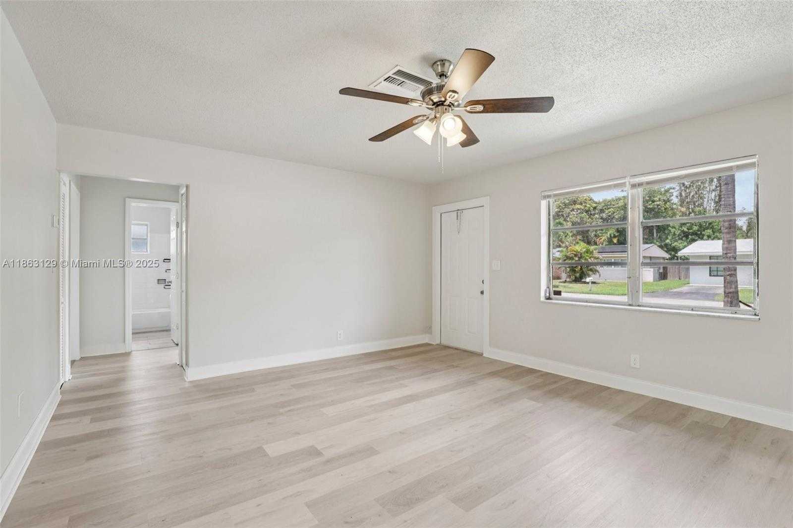 Small Image of 1630 SOUTH WEST 32ND CT, Fort Lauderdale Number 6