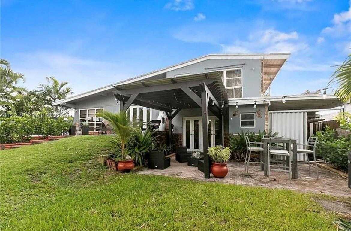 Small Image of 2413 NASSAU LN, Fort Lauderdale Number 16