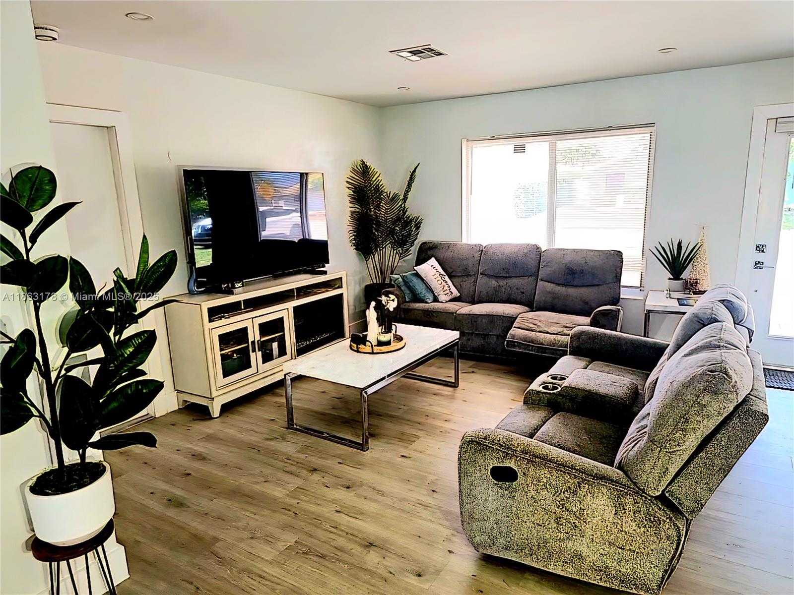 Small Image of 1430 NORTH EAST 53RD CT, Fort Lauderdale Number 5