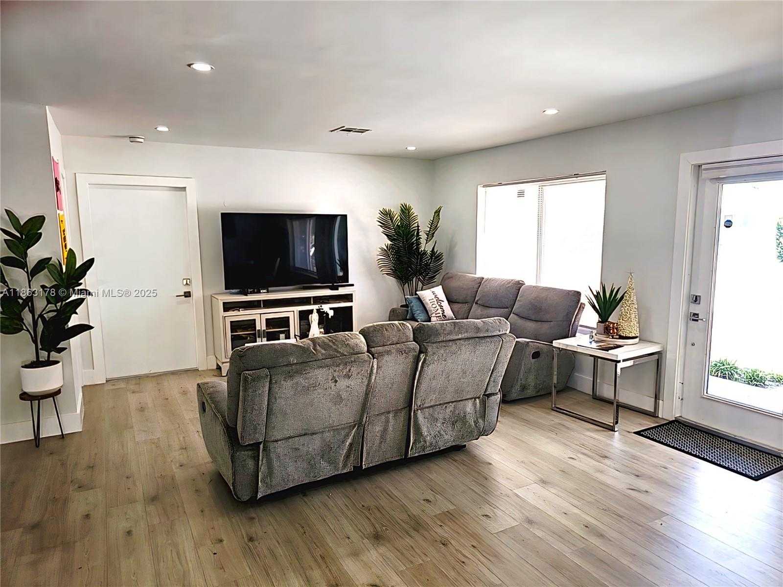 Small Image of 1430 NORTH EAST 53RD CT, Fort Lauderdale Number 6