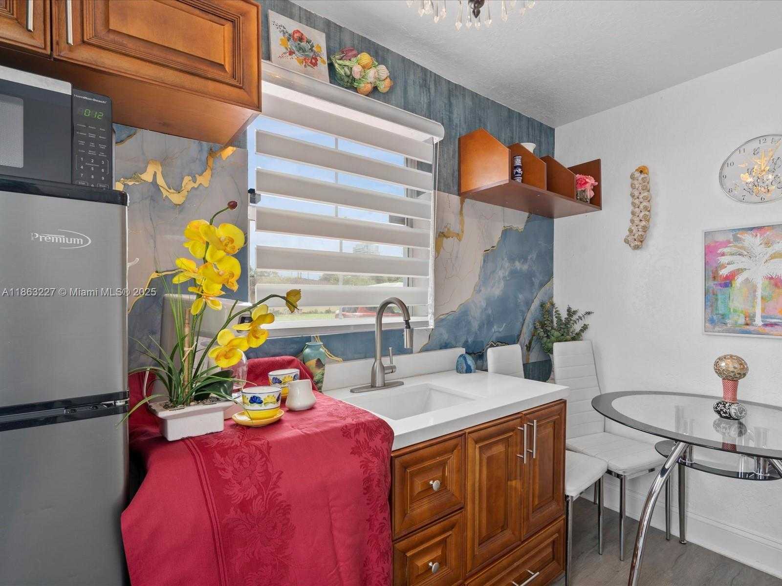 Small Image of 609 SOUTH WEST 2ND AVE, Hallandale Beach Number 18