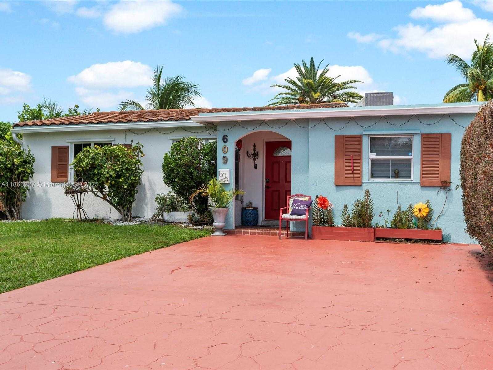Small Image of 609 SOUTH WEST 2ND AVE, Hallandale Beach Number 2