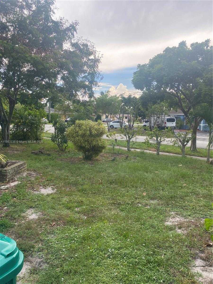 Small Image of 2600 NORTH WEST 43RD AVE, Lauderhill Number 11