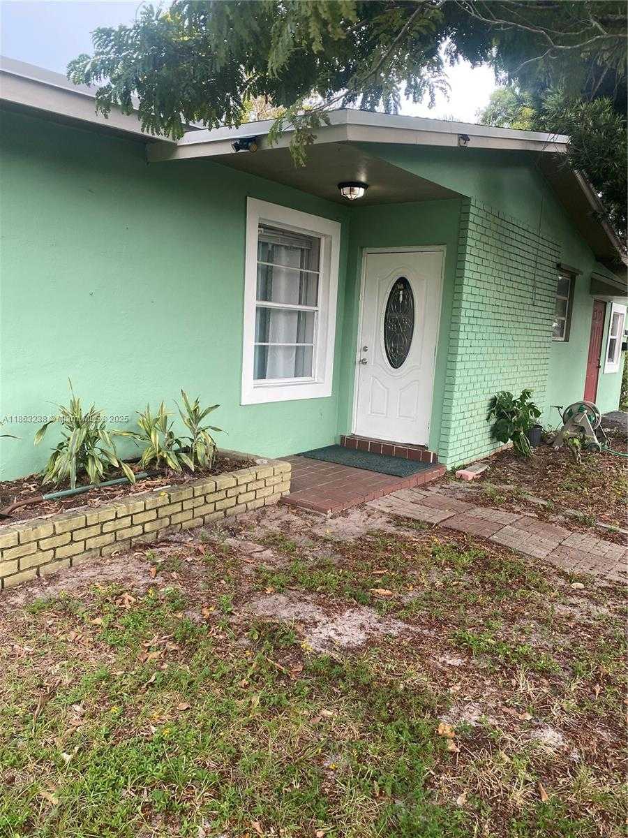 Small Image of 2600 NORTH WEST 43RD AVE, Lauderhill Number 3