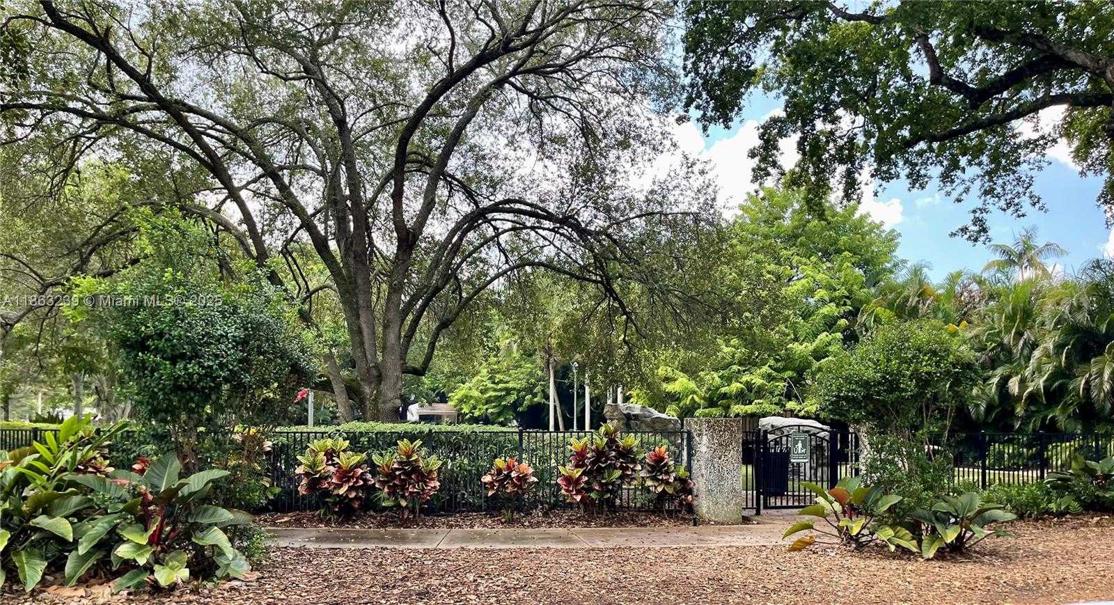 Small Image of 1535 MERCADO AVE, Coral Gables Number 11