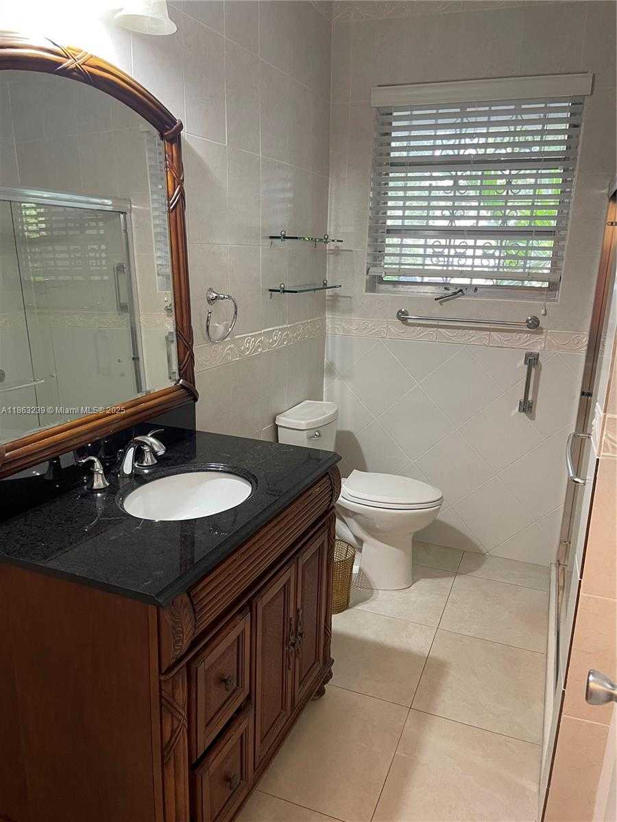 Small Image of 1535 MERCADO AVE, Coral Gables Number 6