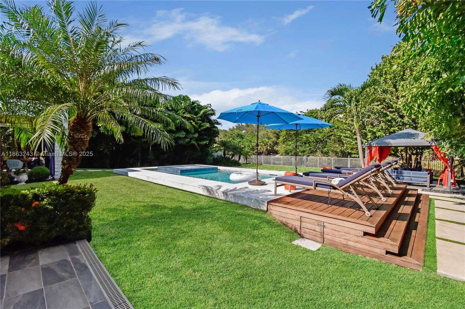 Small Image of 14441 SOUTH BISCAYNE RIVER RD, Miami Number 10