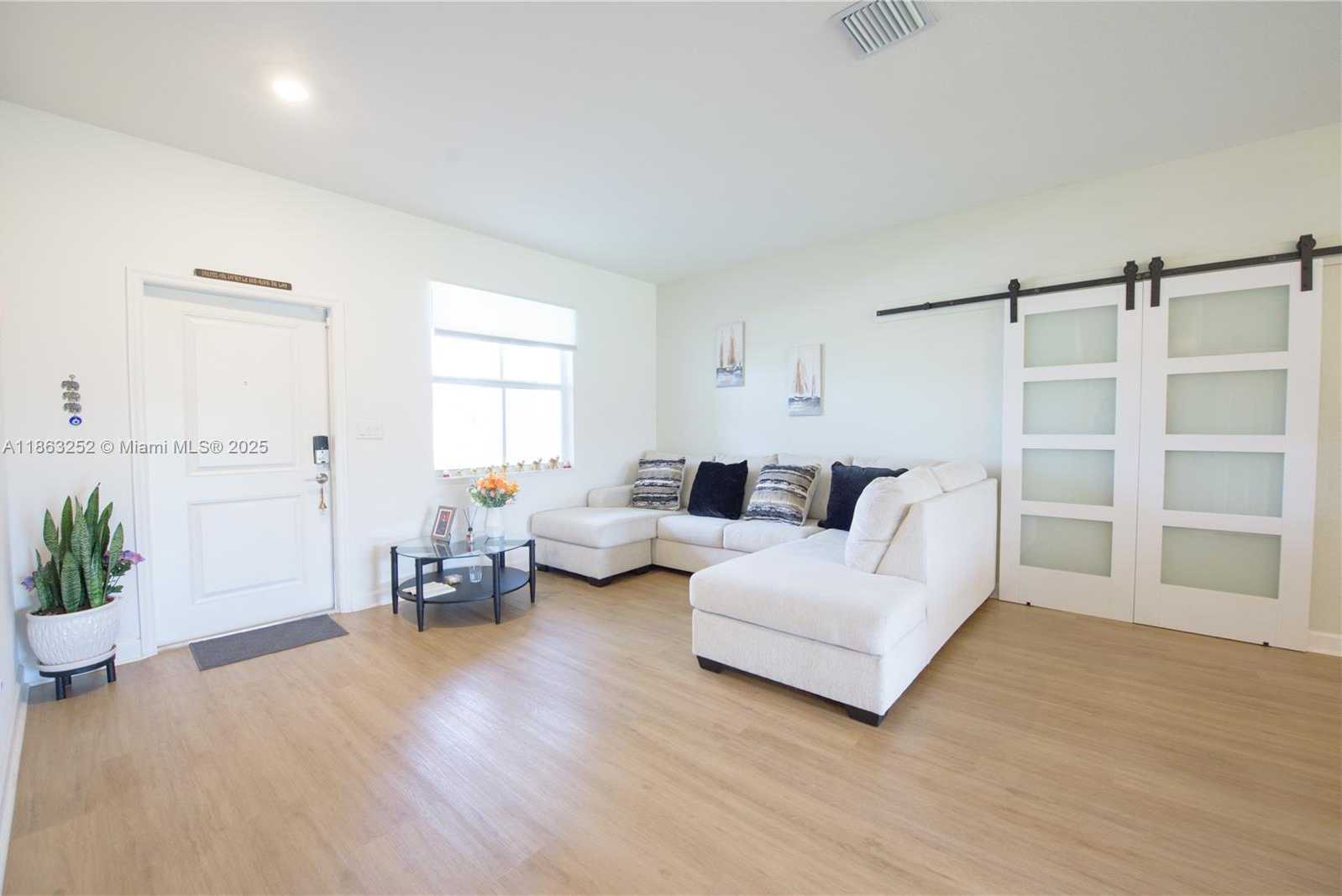 Small Image of 29081 SOUTH WEST 168TH CT, Homestead Number 3