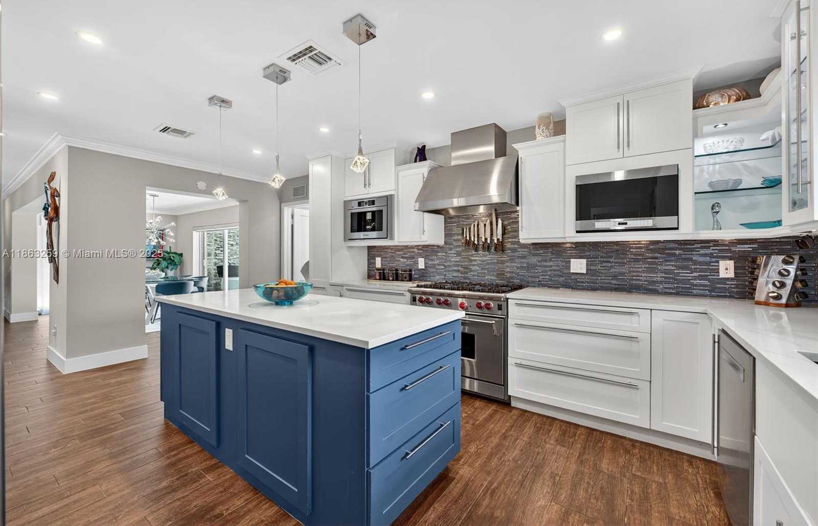 Small Image of 2131 NORTH EAST 15TH TER, Wilton Manors Number 17