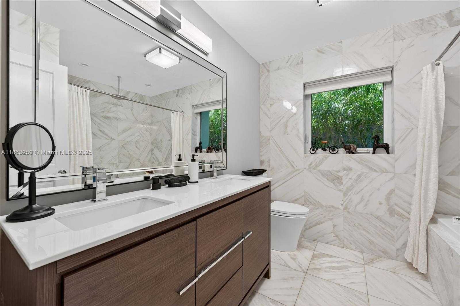 Small Image of 2131 NORTH EAST 15TH TER, Wilton Manors Number 36