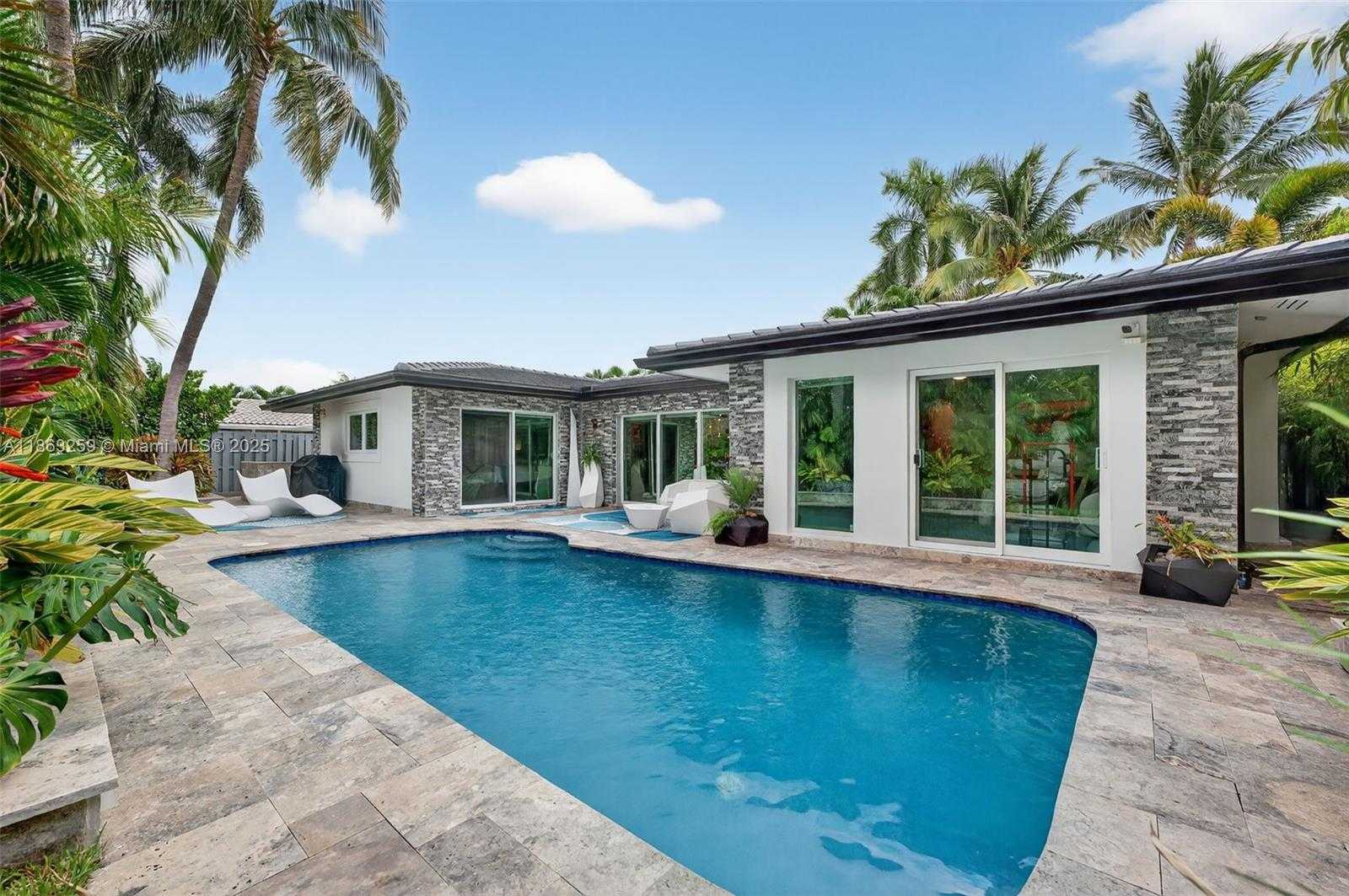 Small Image of 2131 NORTH EAST 15TH TER, Wilton Manors Number 47