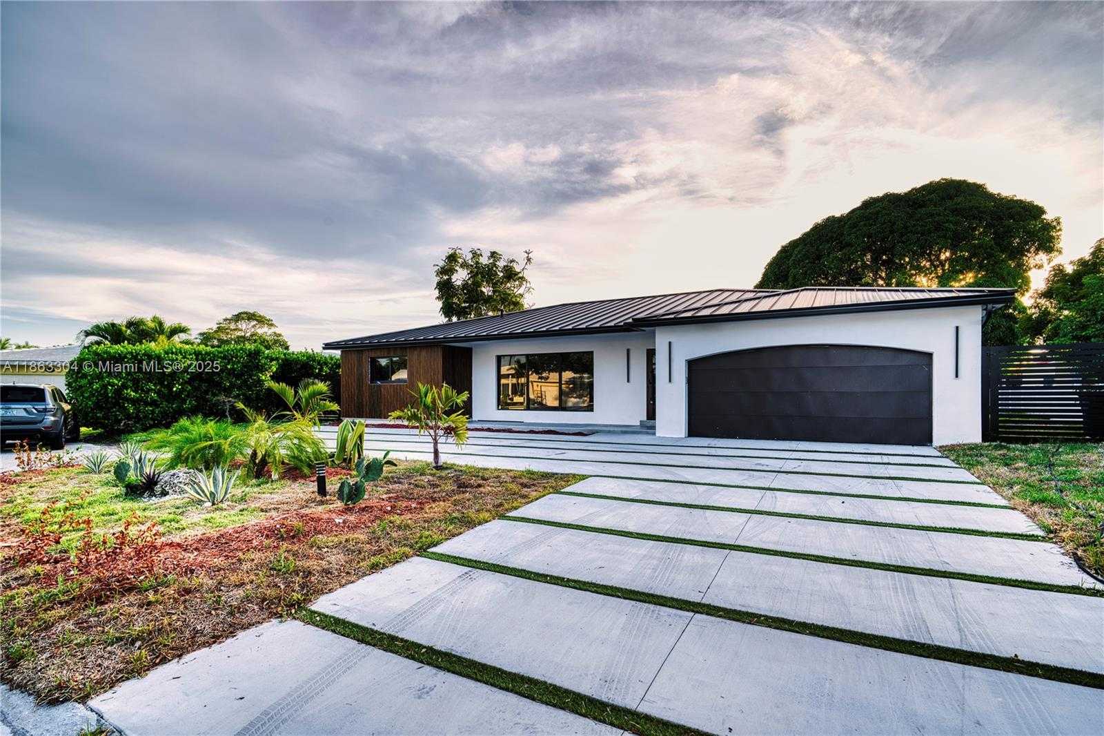 Small Image of 5561 NORTH EAST 28TH AVE, Fort Lauderdale Number 2