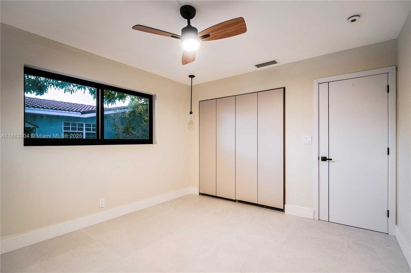 Small Image of 5561 NORTH EAST 28TH AVE, Fort Lauderdale Number 32