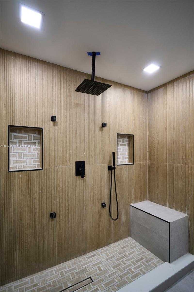 Small Image of 5561 NORTH EAST 28TH AVE, Fort Lauderdale Number 39