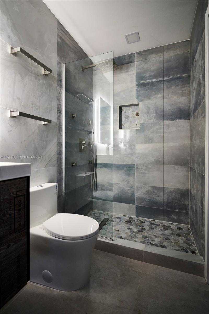 Small Image of 5561 NORTH EAST 28TH AVE, Fort Lauderdale Number 40