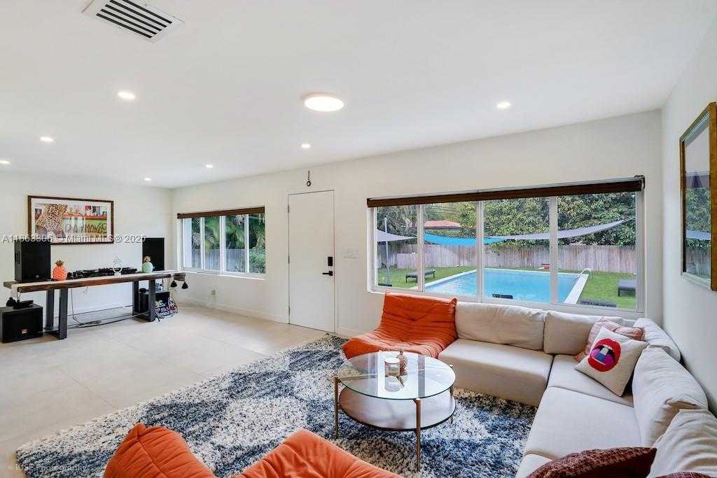 Small Image of 149 NORTH WEST 89TH ST, El Portal Number 5