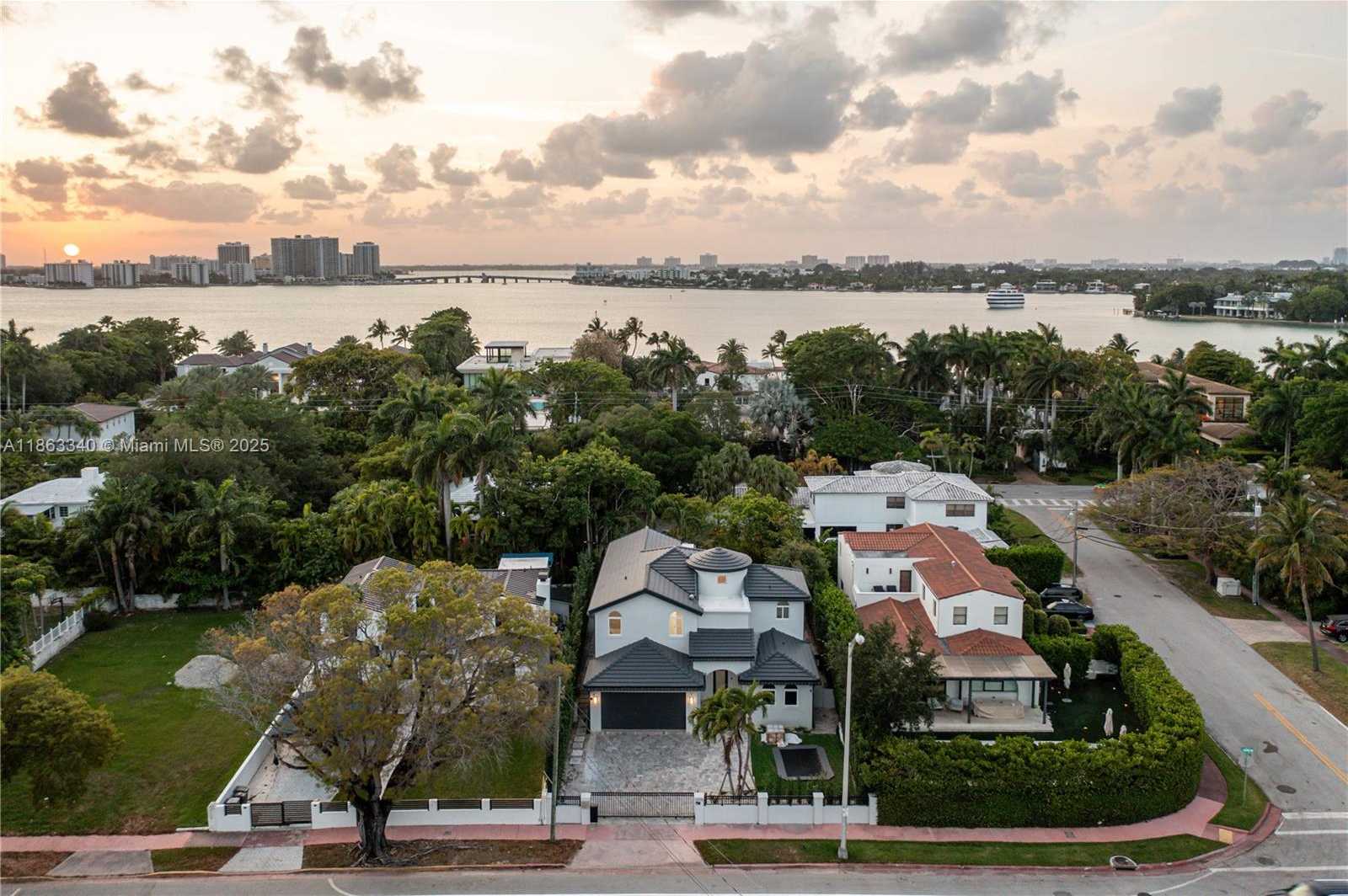 Small Image of 5978 ALTON RD, Miami Beach Number 6