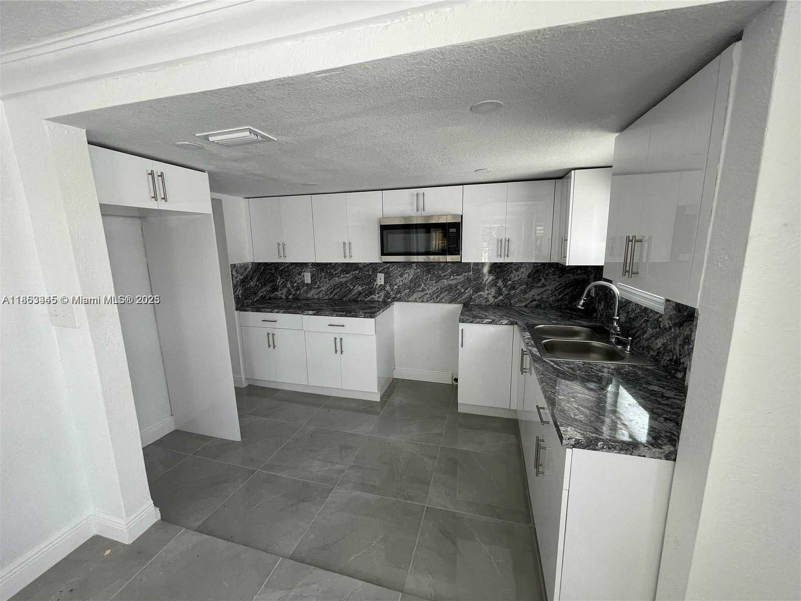 Small Image of 508 EAST 40TH ST, Hialeah Number 2