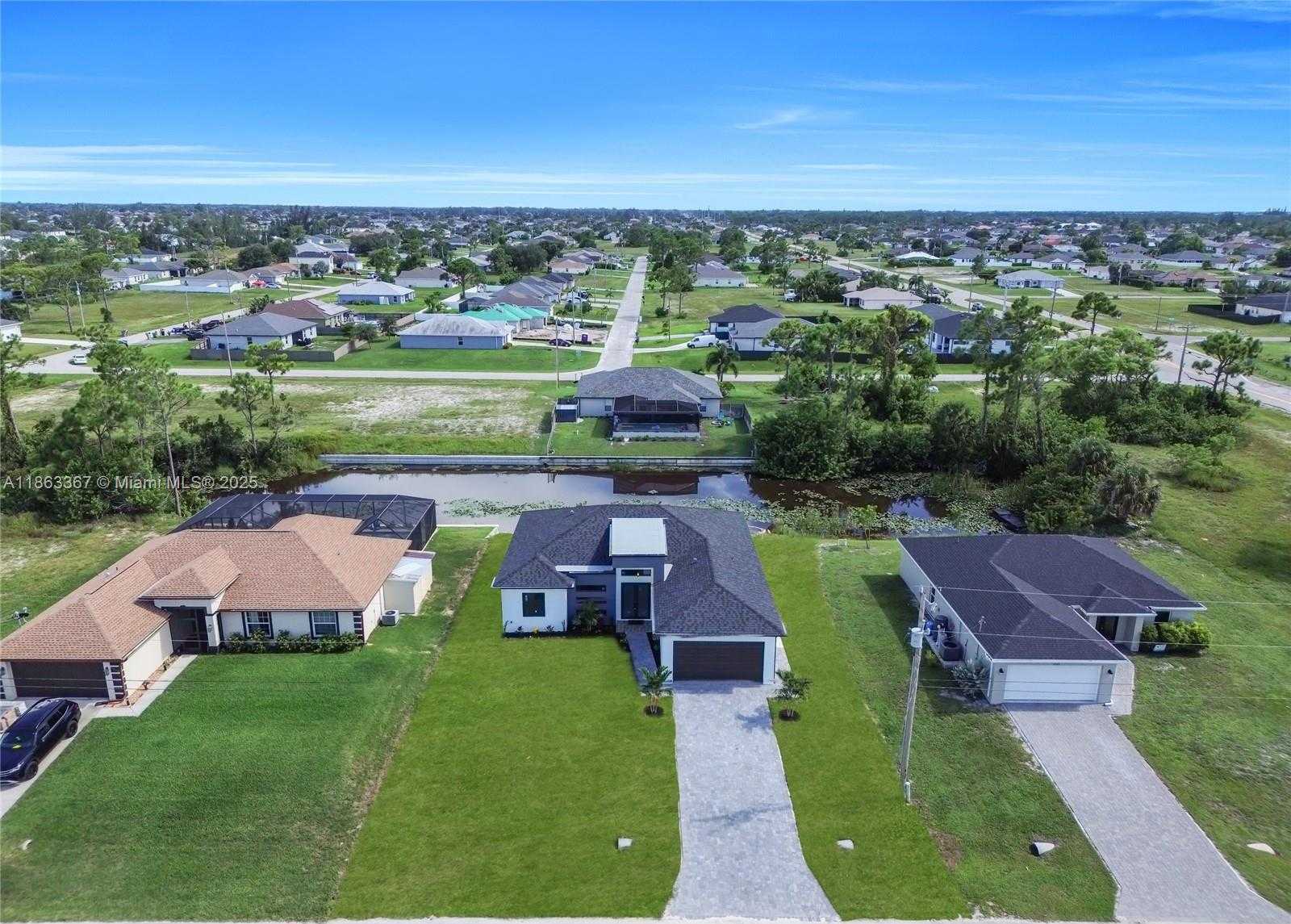 Small Image of 2318 NORTH WEST 30TH TER, Cape Coral Number 13