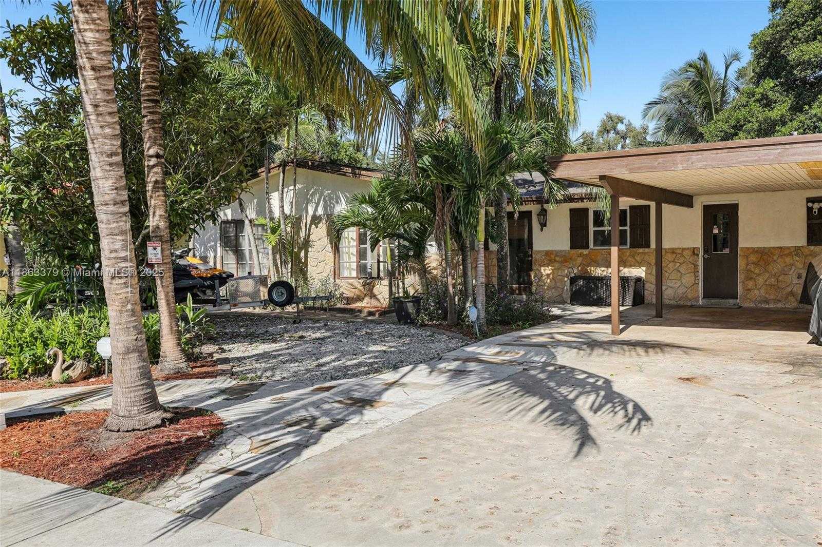 Small Image of 2441 SOUTH WEST 43RD AVE, Fort Lauderdale Number 2
