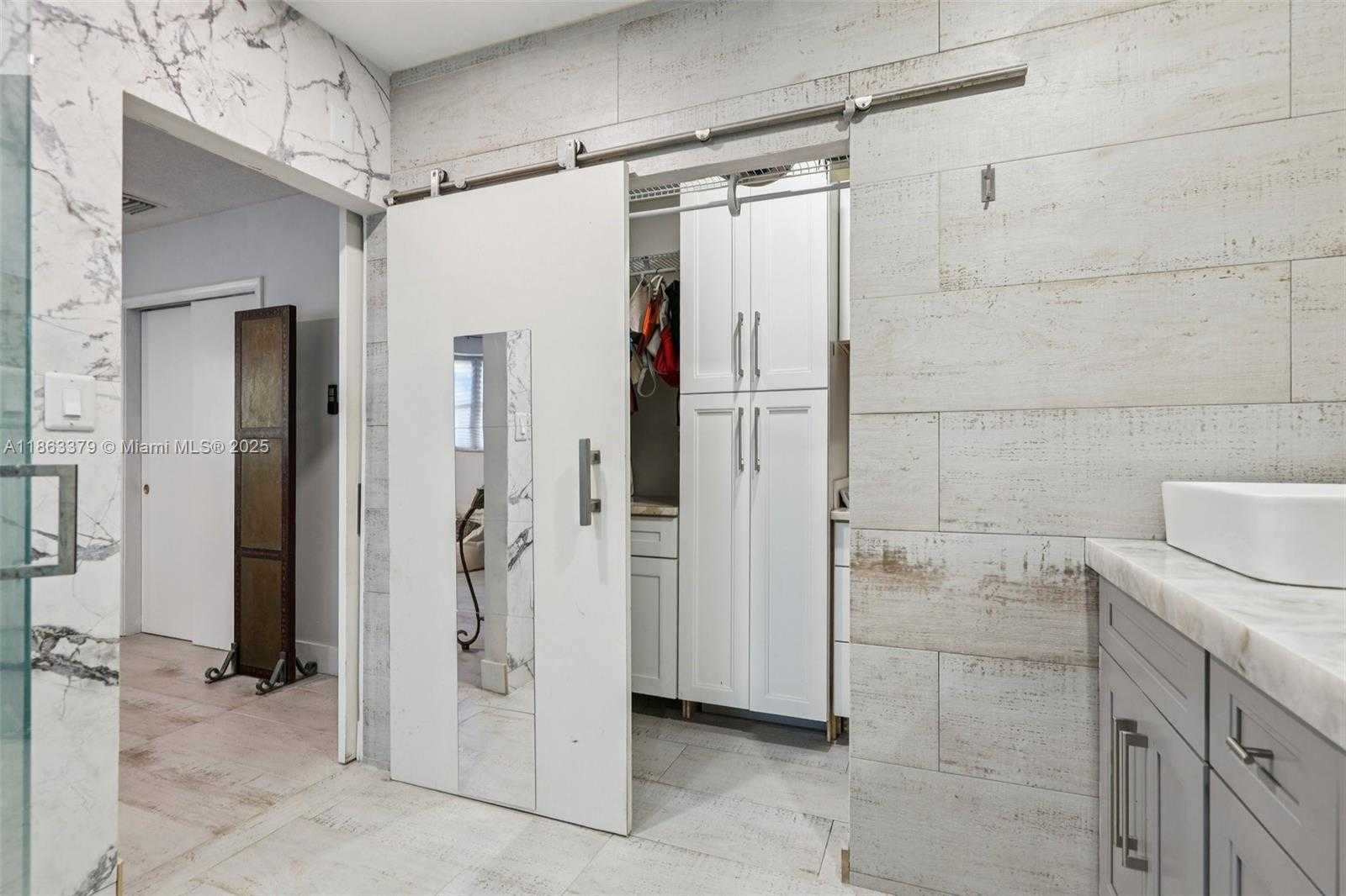 Small Image of 2441 SOUTH WEST 43RD AVE, Fort Lauderdale Number 30