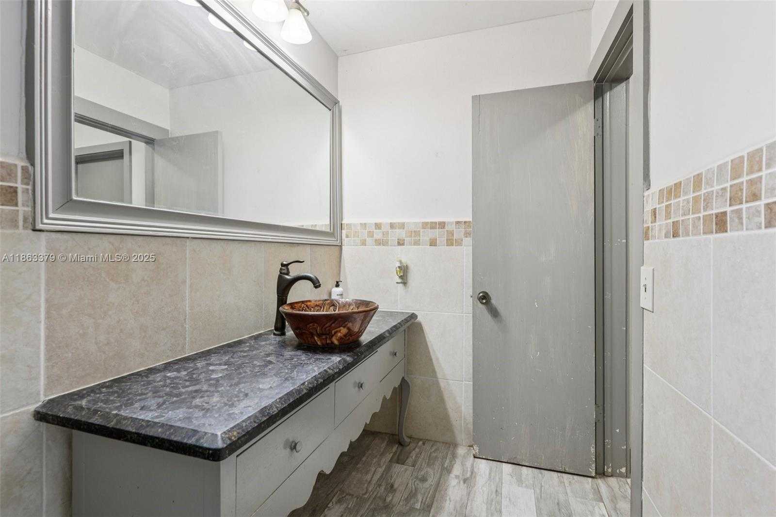 Small Image of 2441 SOUTH WEST 43RD AVE, Fort Lauderdale Number 33