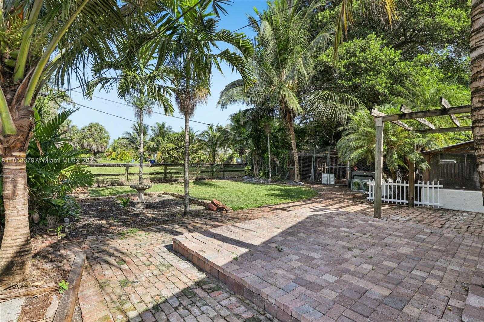 Small Image of 2441 SOUTH WEST 43RD AVE, Fort Lauderdale Number 37