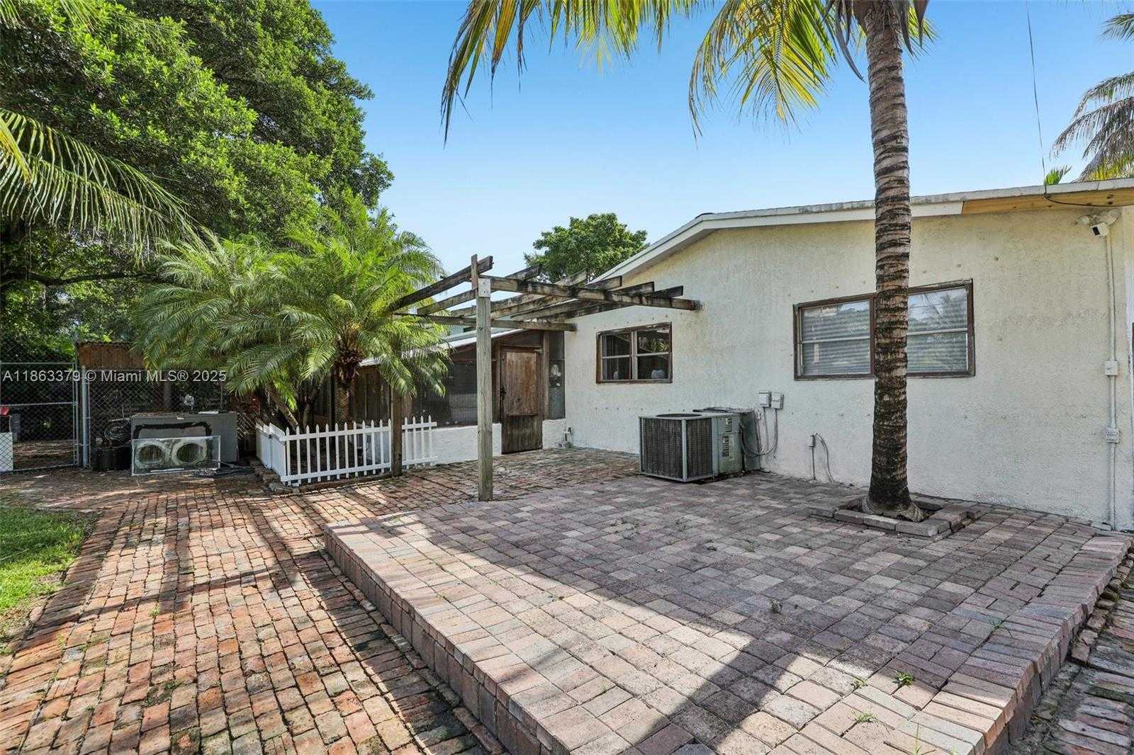 Small Image of 2441 SOUTH WEST 43RD AVE, Fort Lauderdale Number 38