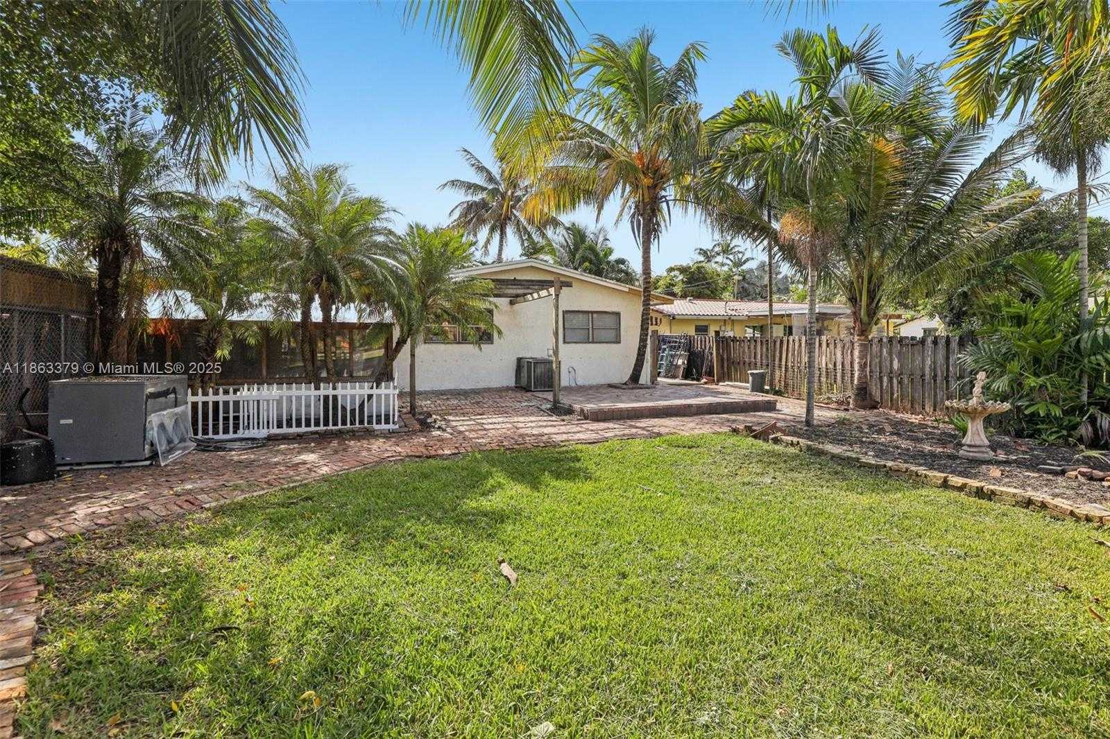 Small Image of 2441 SOUTH WEST 43RD AVE, Fort Lauderdale Number 40