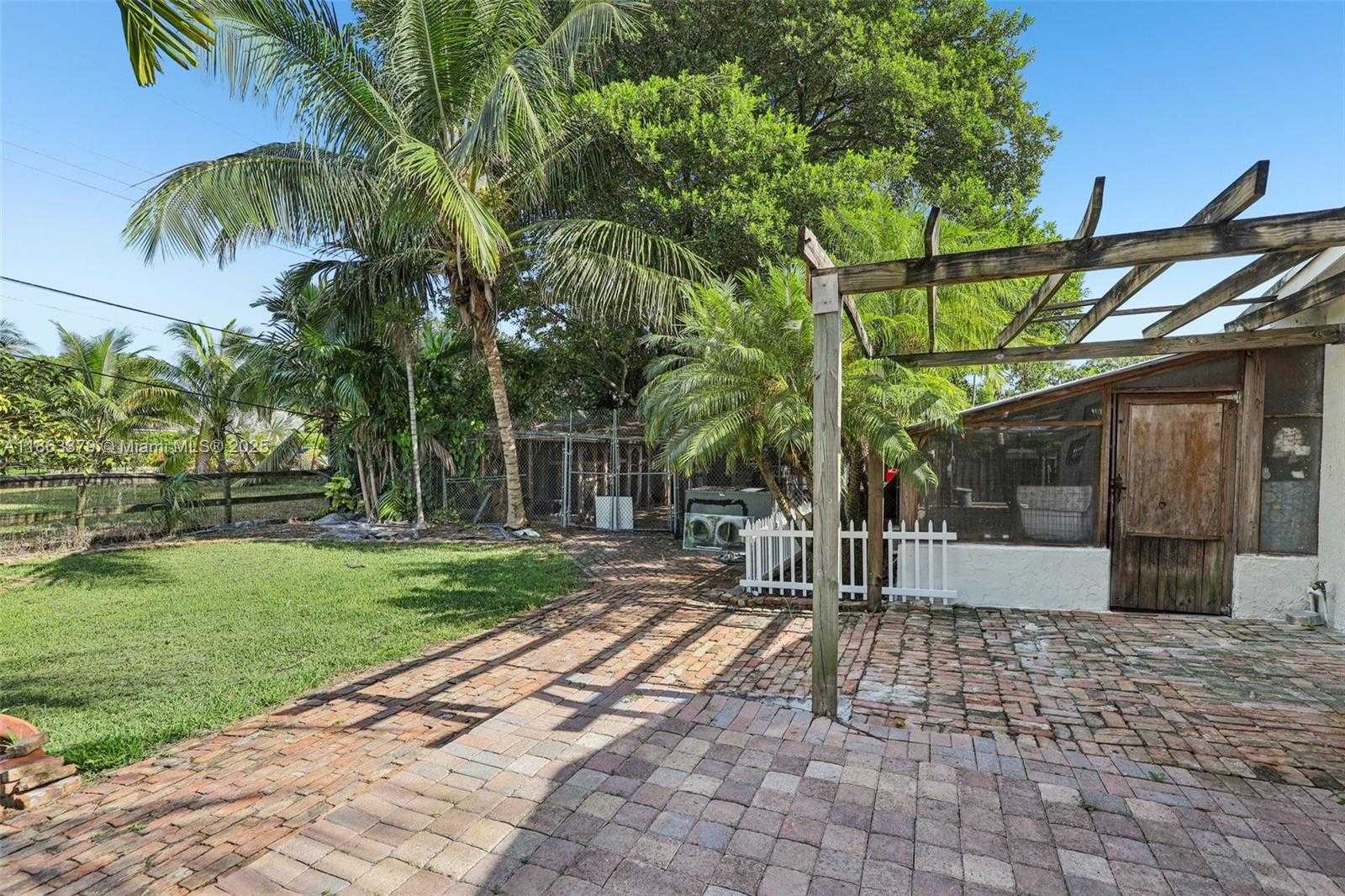 Small Image of 2441 SOUTH WEST 43RD AVE, Fort Lauderdale Number 41