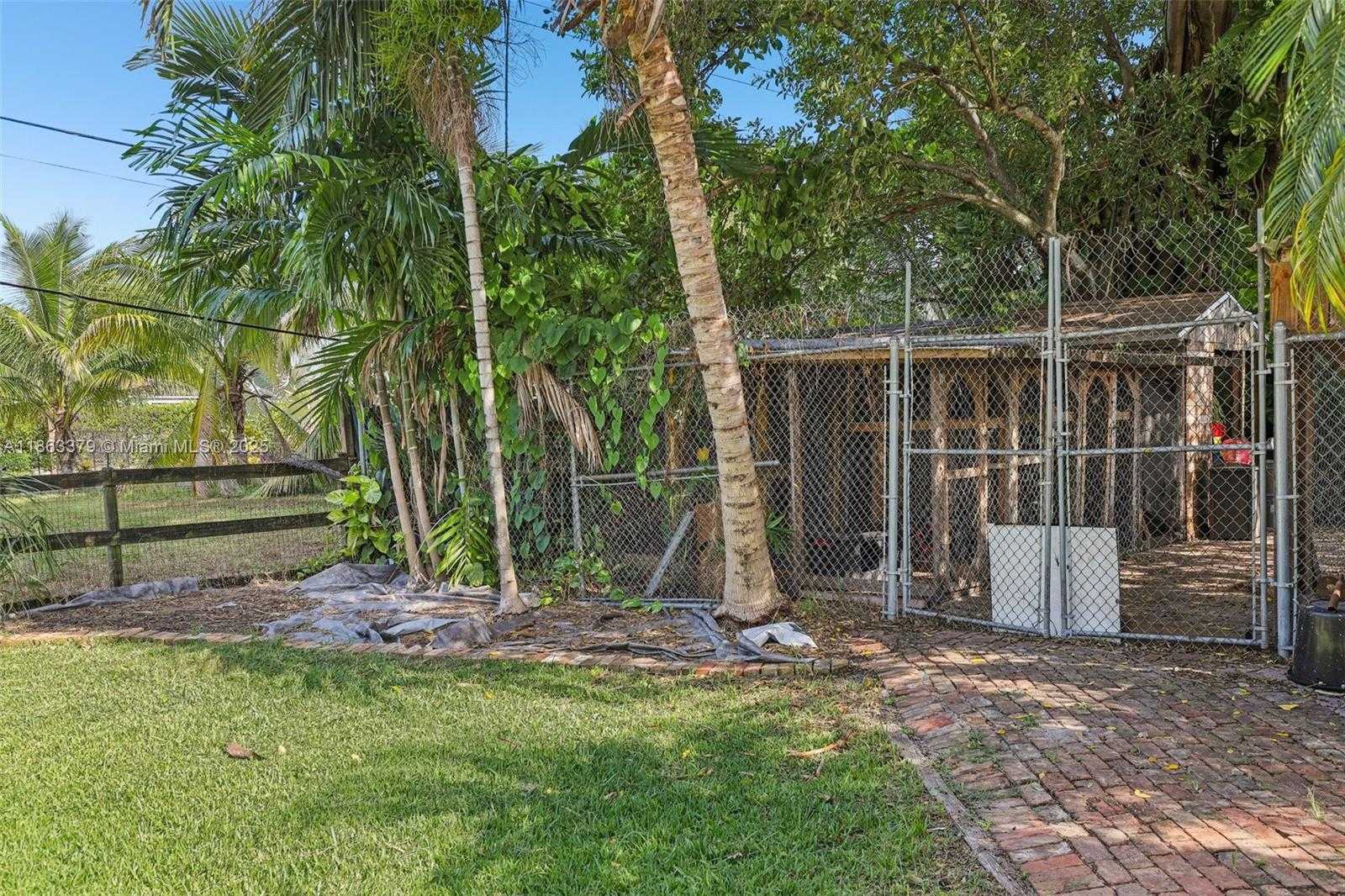 Small Image of 2441 SOUTH WEST 43RD AVE, Fort Lauderdale Number 42