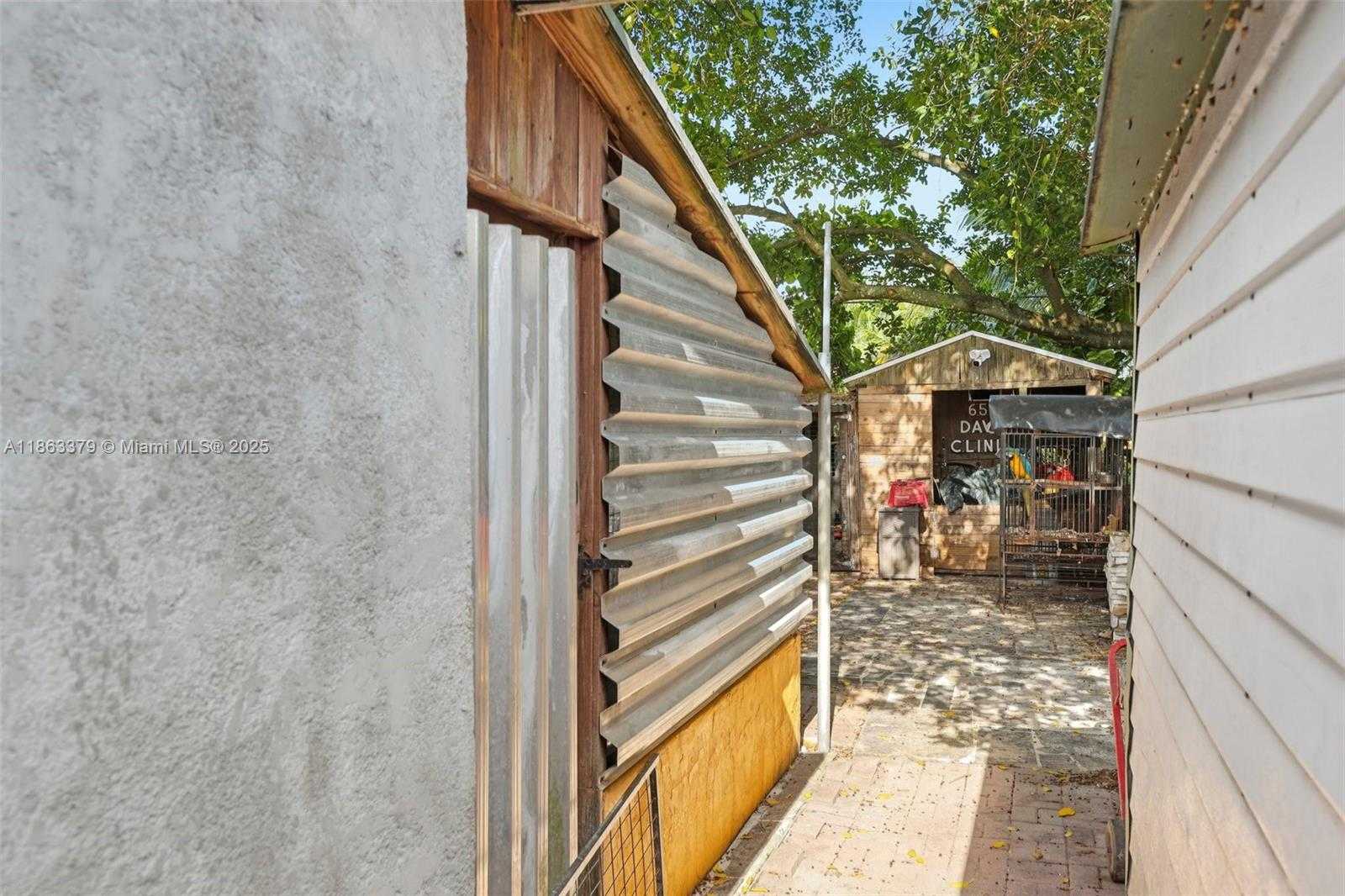 Small Image of 2441 SOUTH WEST 43RD AVE, Fort Lauderdale Number 45