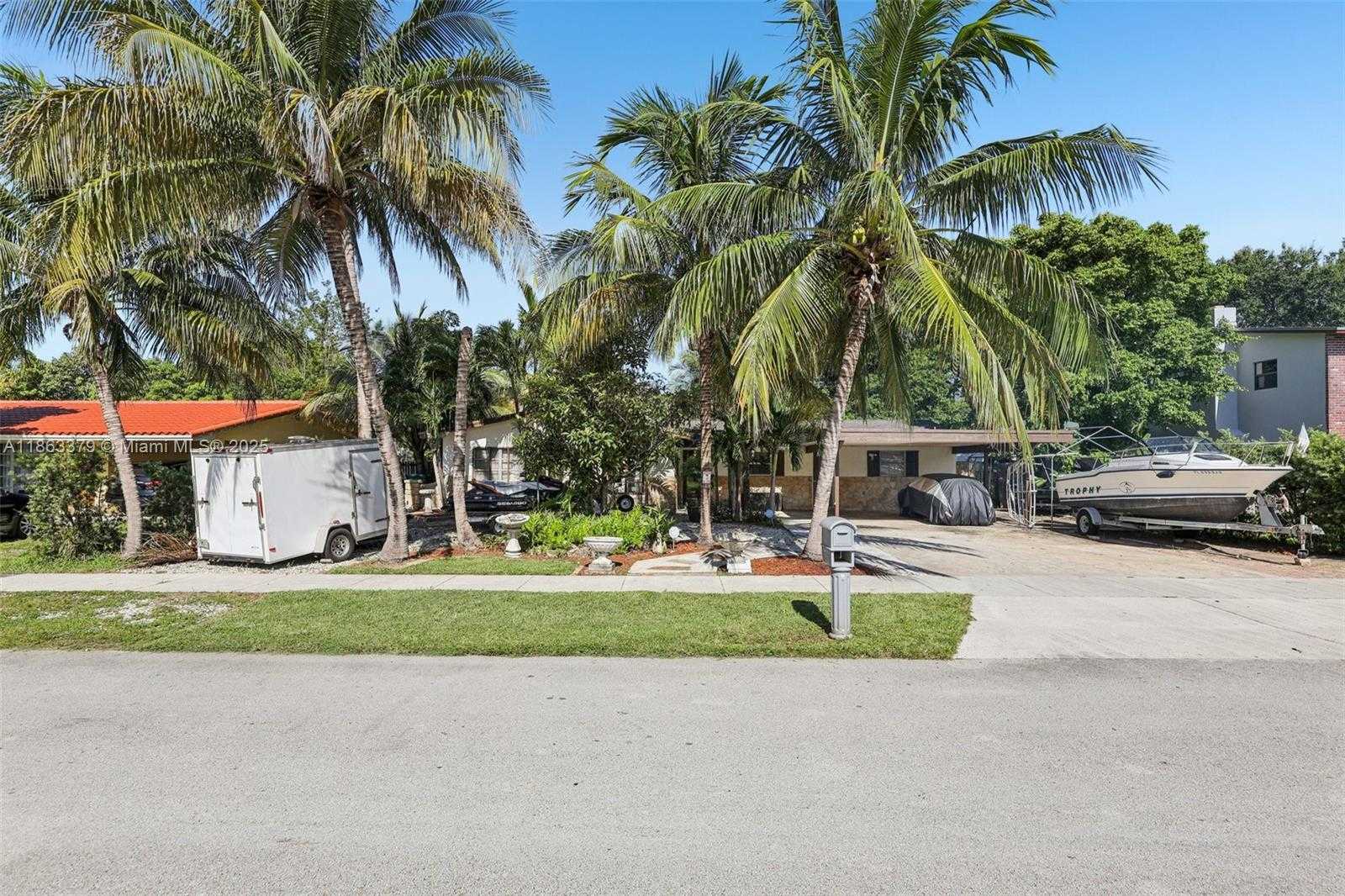 Small Image of 2441 SOUTH WEST 43RD AVE, Fort Lauderdale Number 48
