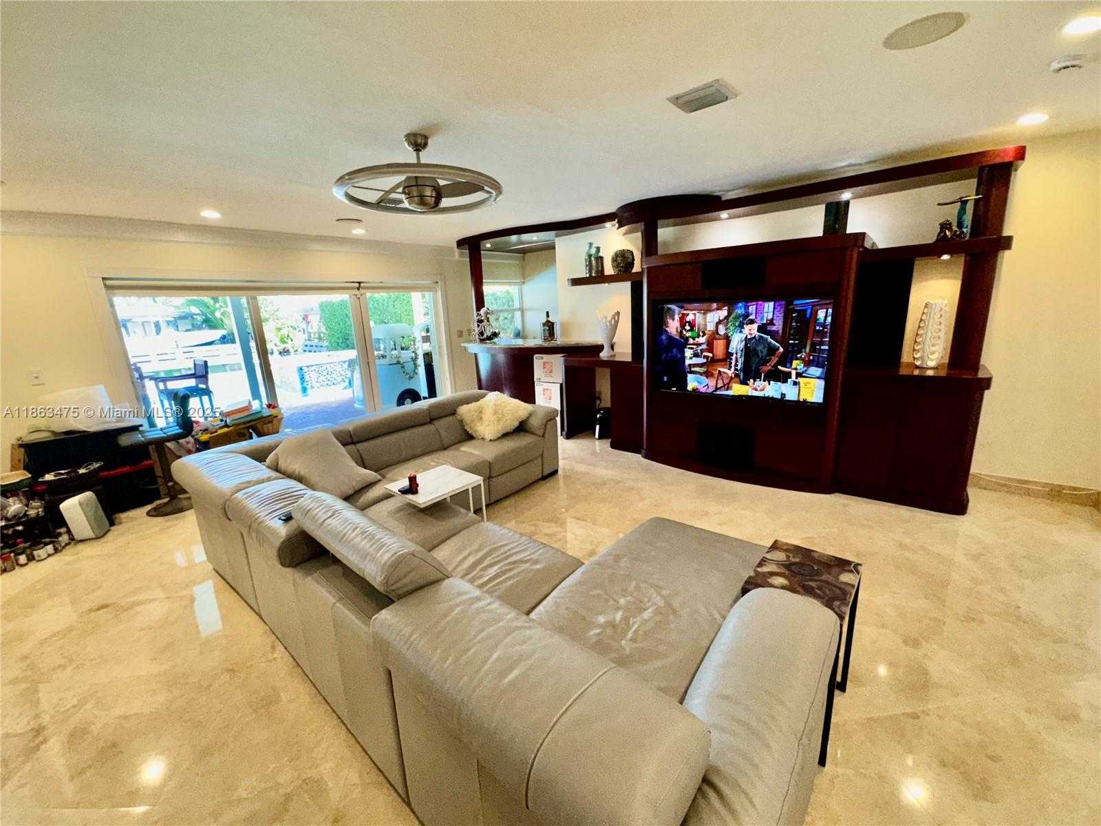 Small Image of 2015 NORTH EAST 120TH RD, North Miami Number 15