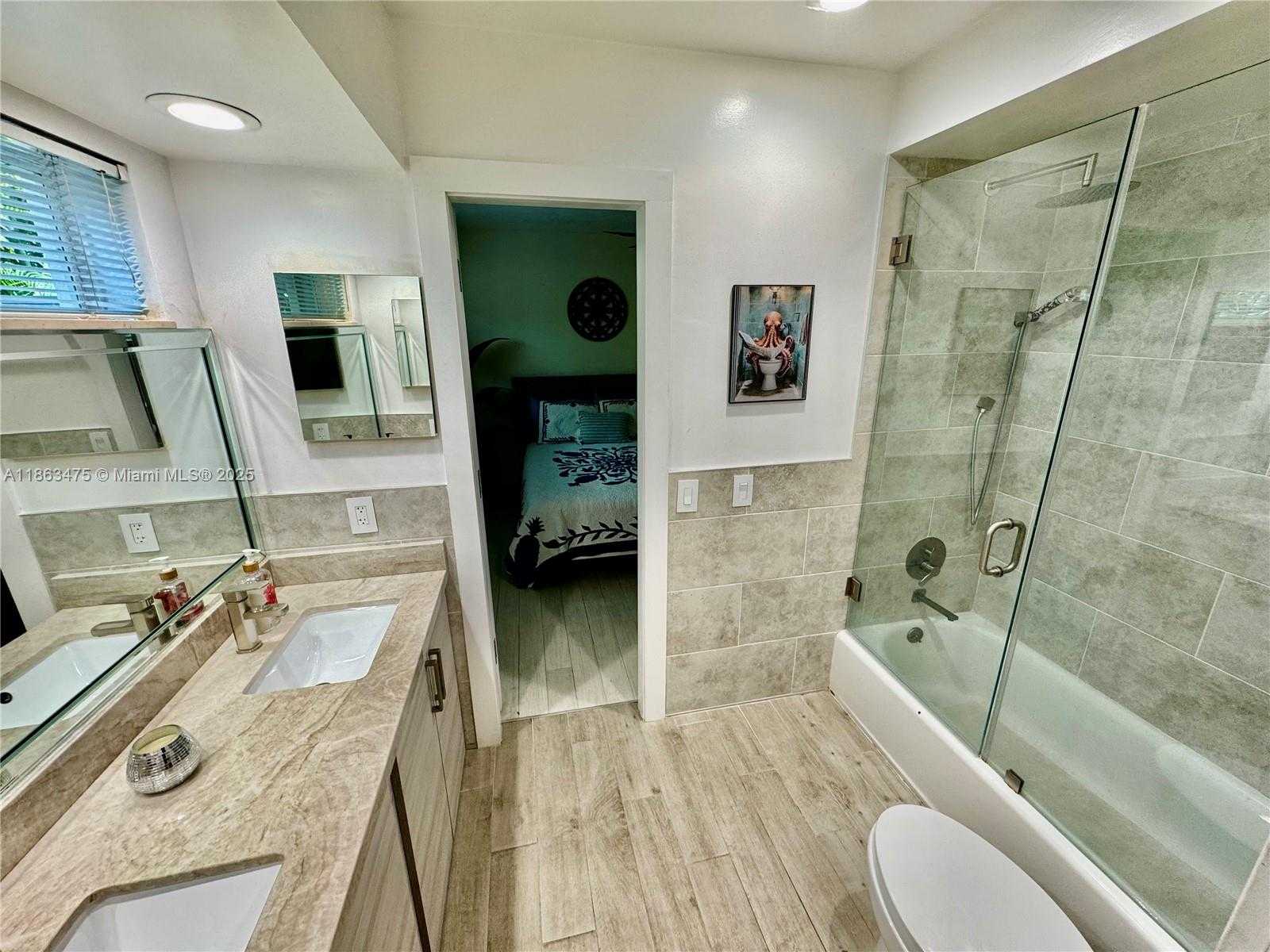 Small Image of 2015 NORTH EAST 120TH RD, North Miami Number 17