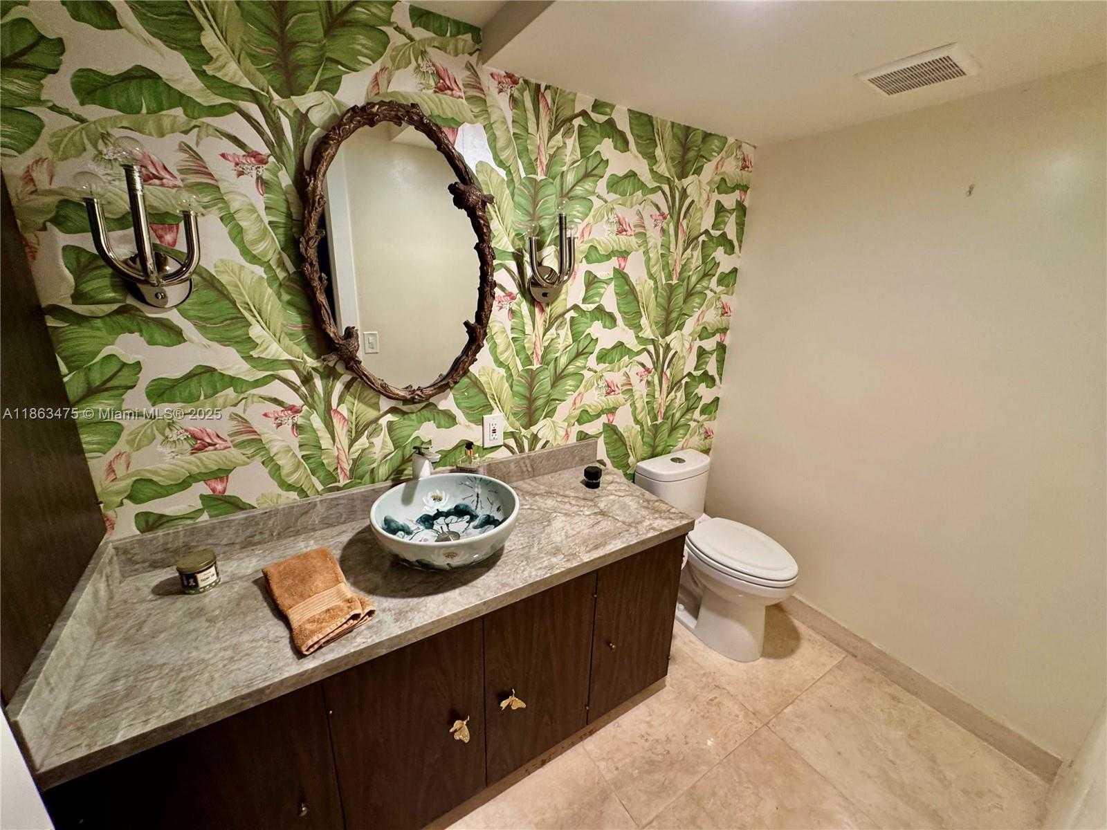 Small Image of 2015 NORTH EAST 120TH RD, North Miami Number 19