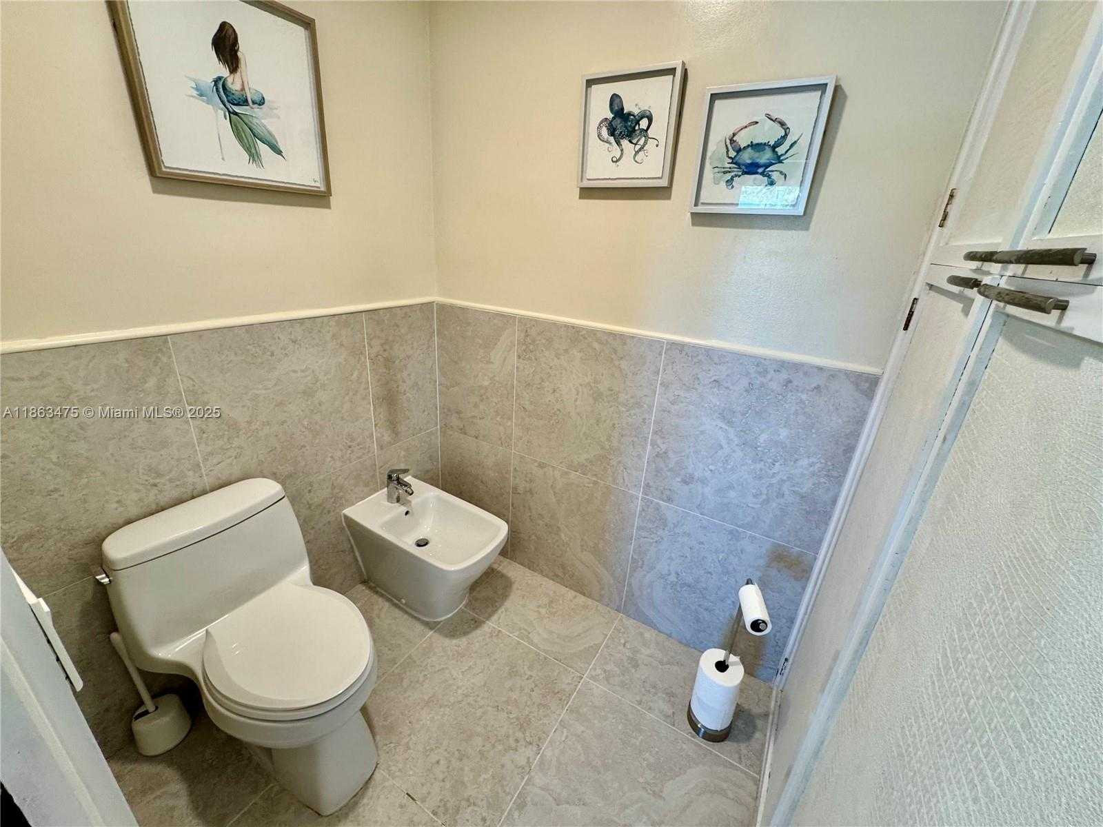 Small Image of 2015 NORTH EAST 120TH RD, North Miami Number 28