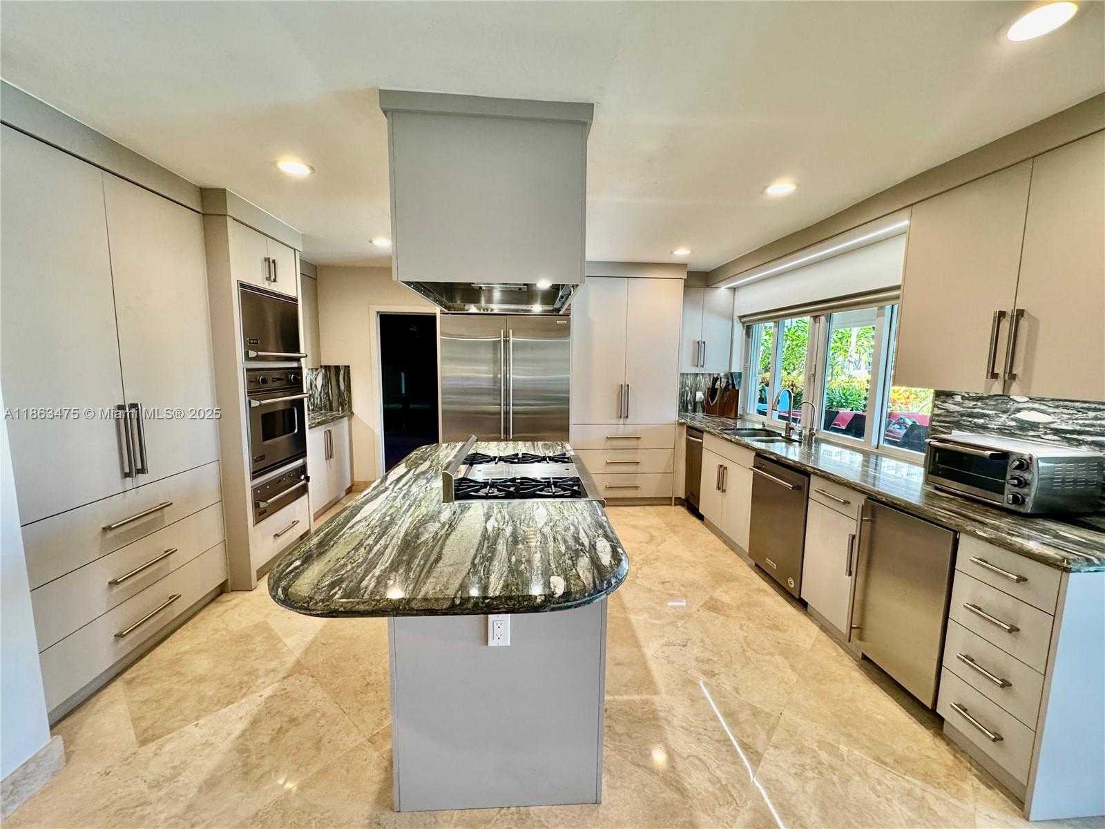 Small Image of 2015 NORTH EAST 120TH RD, North Miami Number 8