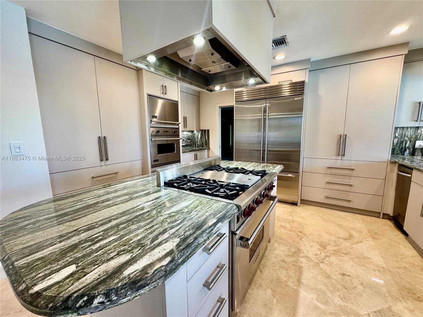 Small Image of 2015 NORTH EAST 120TH RD, North Miami Number 9