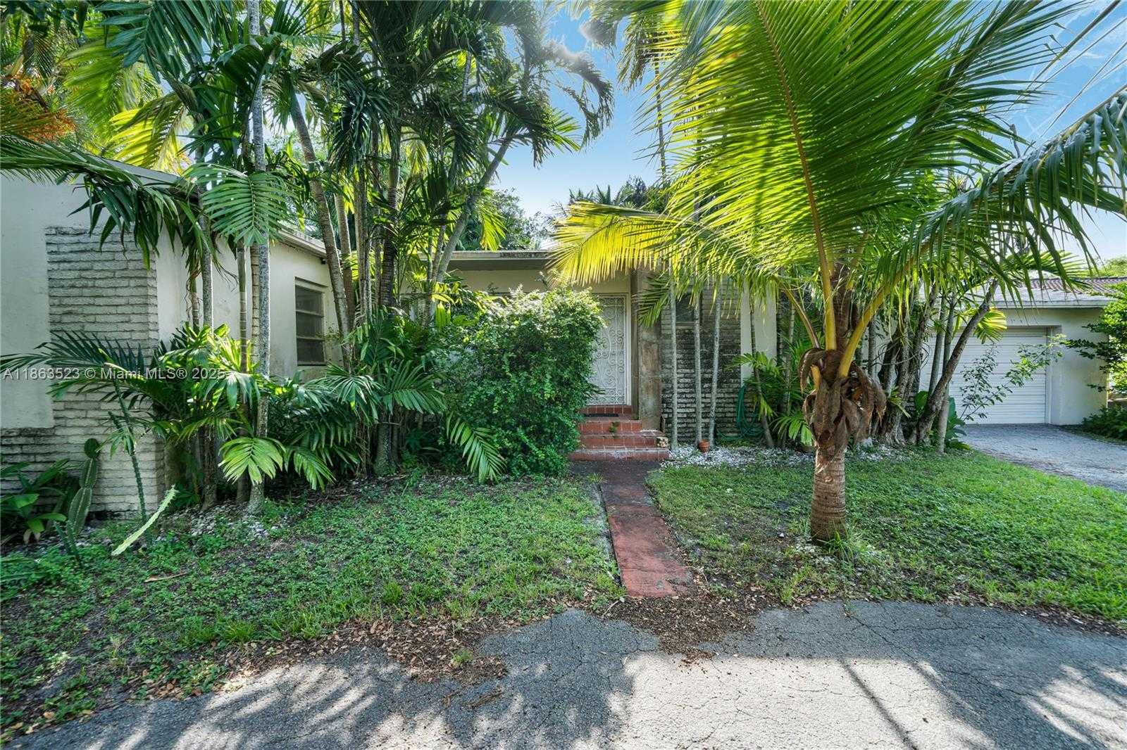 Small Image of 12800 GRIFFING BLVD, North Miami Number 13