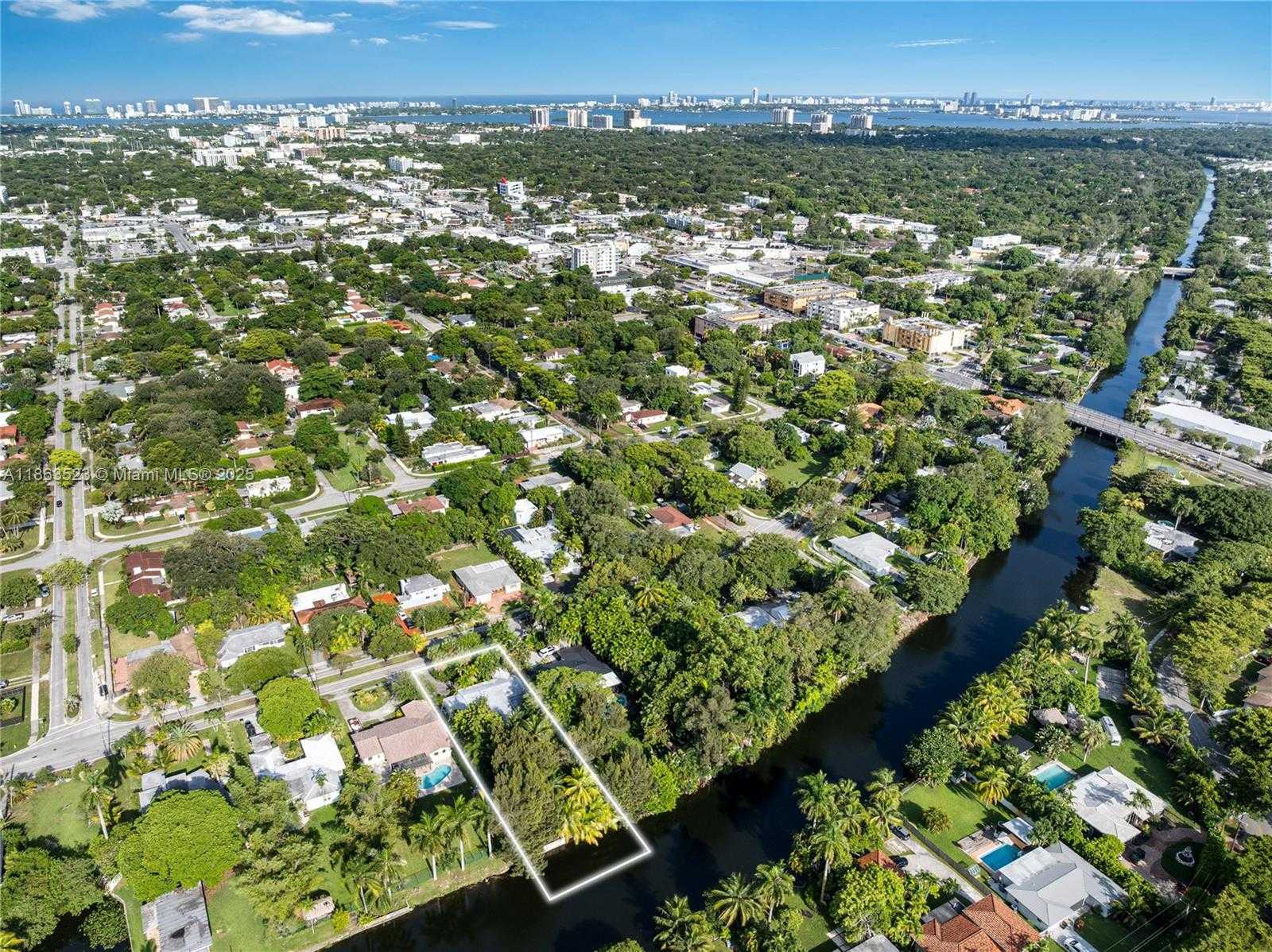 Small Image of 12800 GRIFFING BLVD, North Miami Number 2