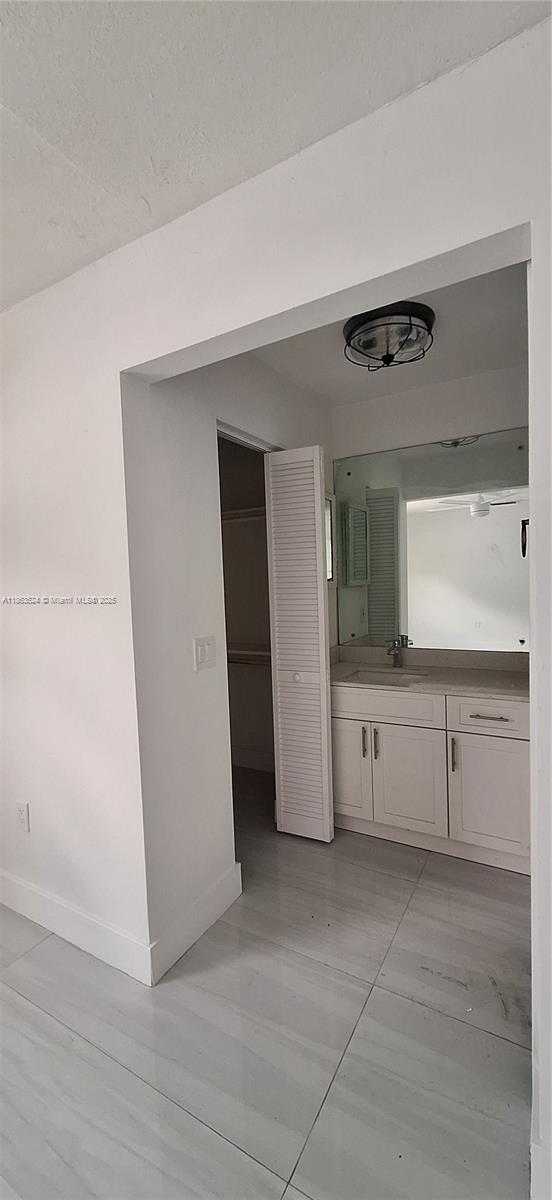 Small Image of 8436 SOUTHAMPTON DR, Miramar Number 11