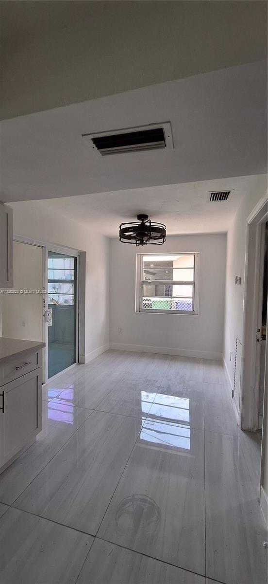 Small Image of 8436 SOUTHAMPTON DR, Miramar Number 18