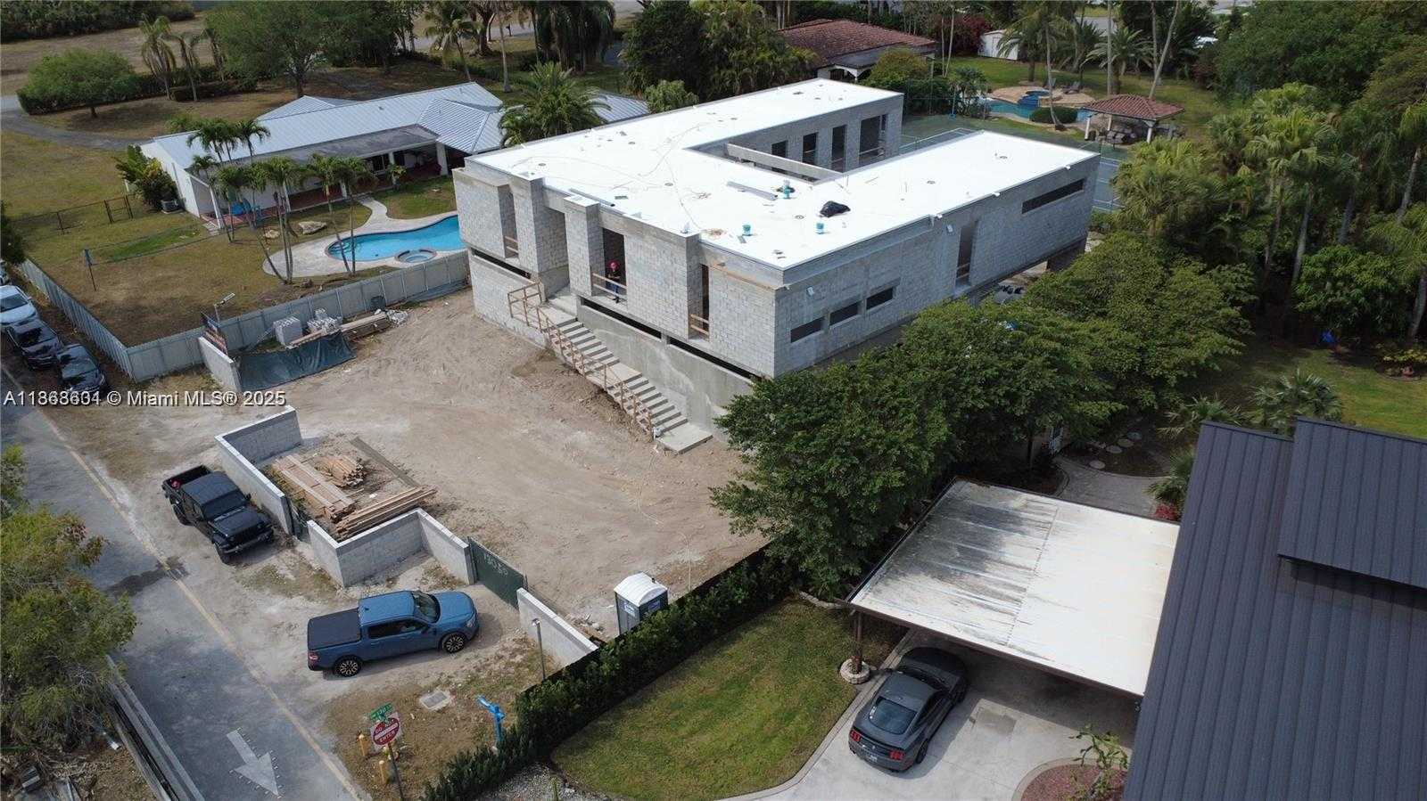 Small Image of 13050 SOUTH WEST 103 AVE, Miami Number 10
