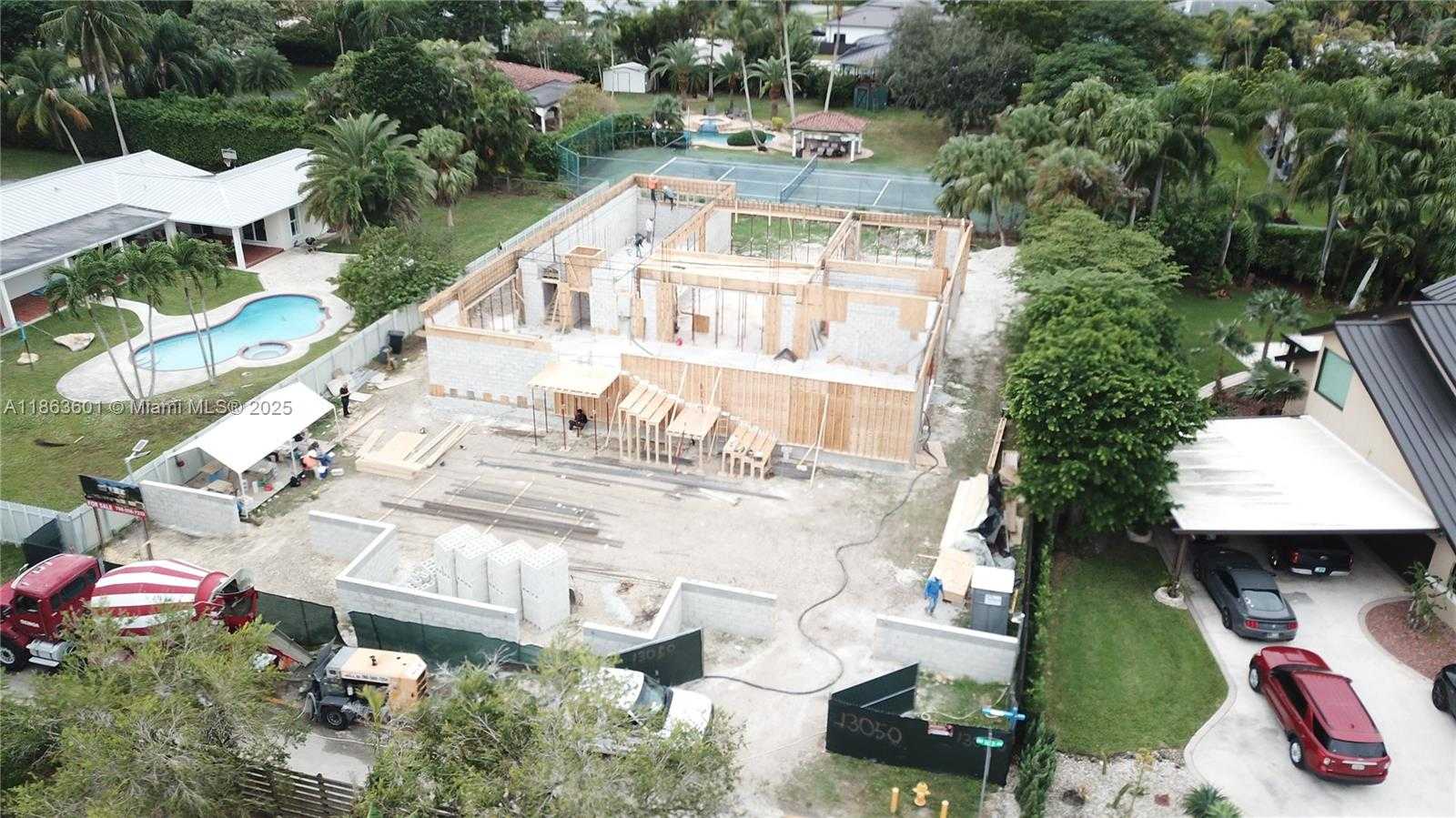 Small Image of 13050 SOUTH WEST 103 AVE, Miami Number 17