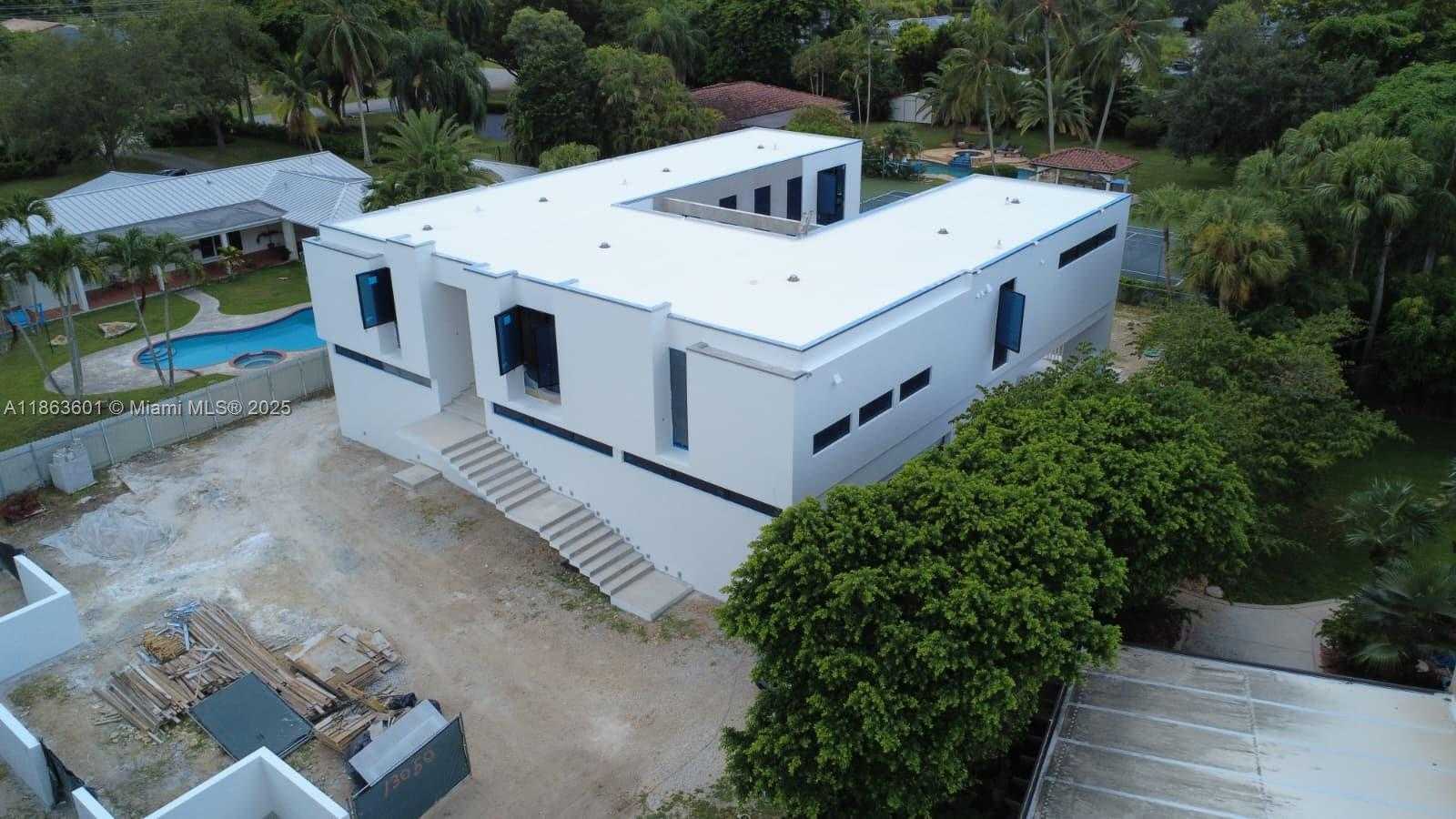 Small Image of 13050 SOUTH WEST 103 AVE, Miami Number 2