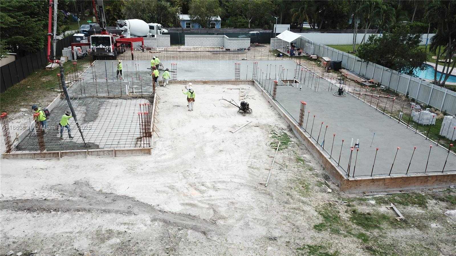 Small Image of 13050 SOUTH WEST 103 AVE, Miami Number 23